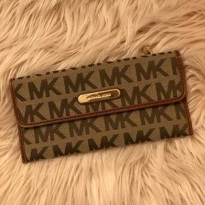Michael Kors Logo Wallet